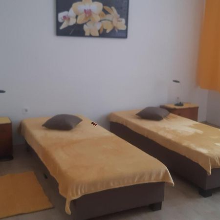 Zolo Dom Villa ลิฟตอฟสกีมิคูลาช ภายนอก รูปภาพ